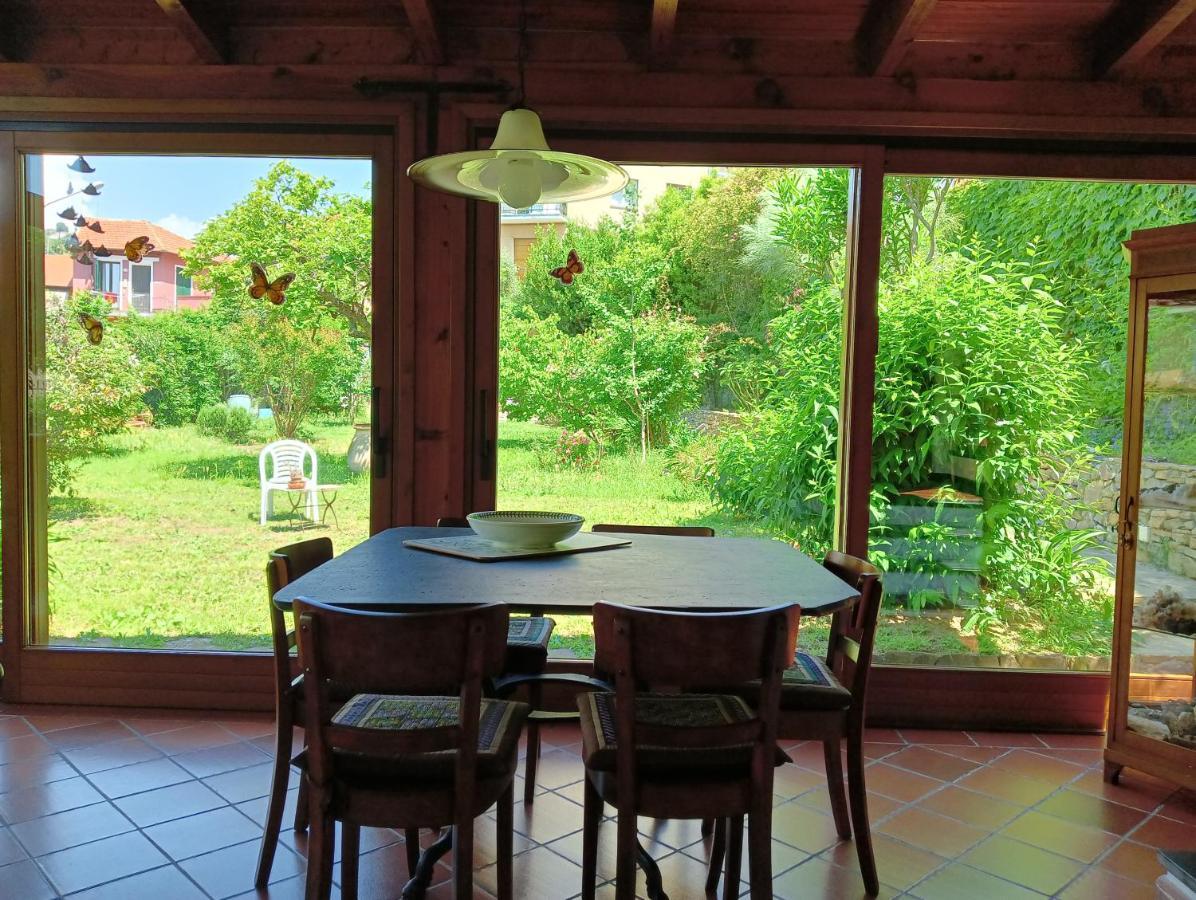 Villetta Con Giardino A Due Passi Dal Mare Imperia Bagian luar foto