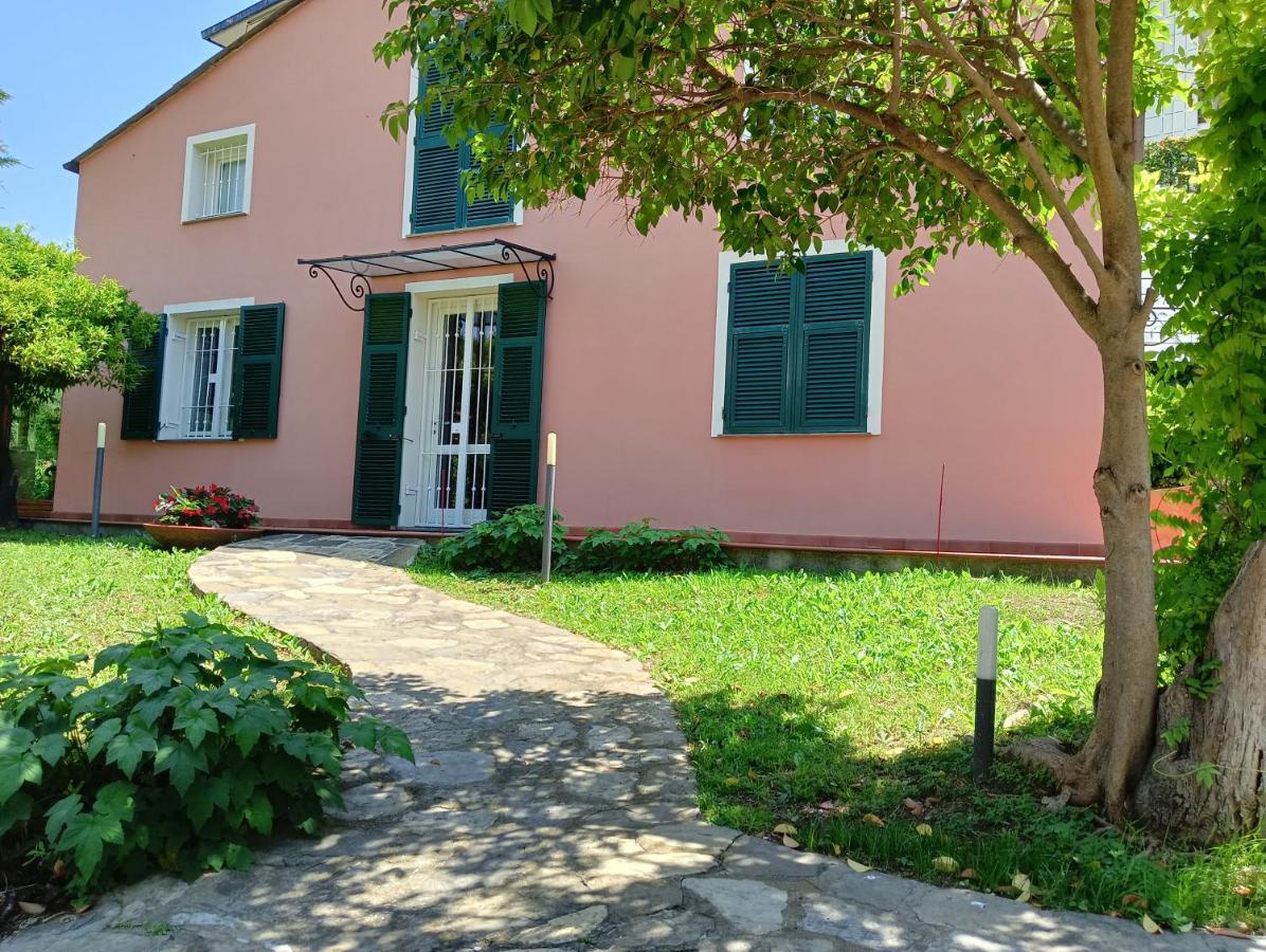 Villetta Con Giardino A Due Passi Dal Mare Imperia Bagian luar foto