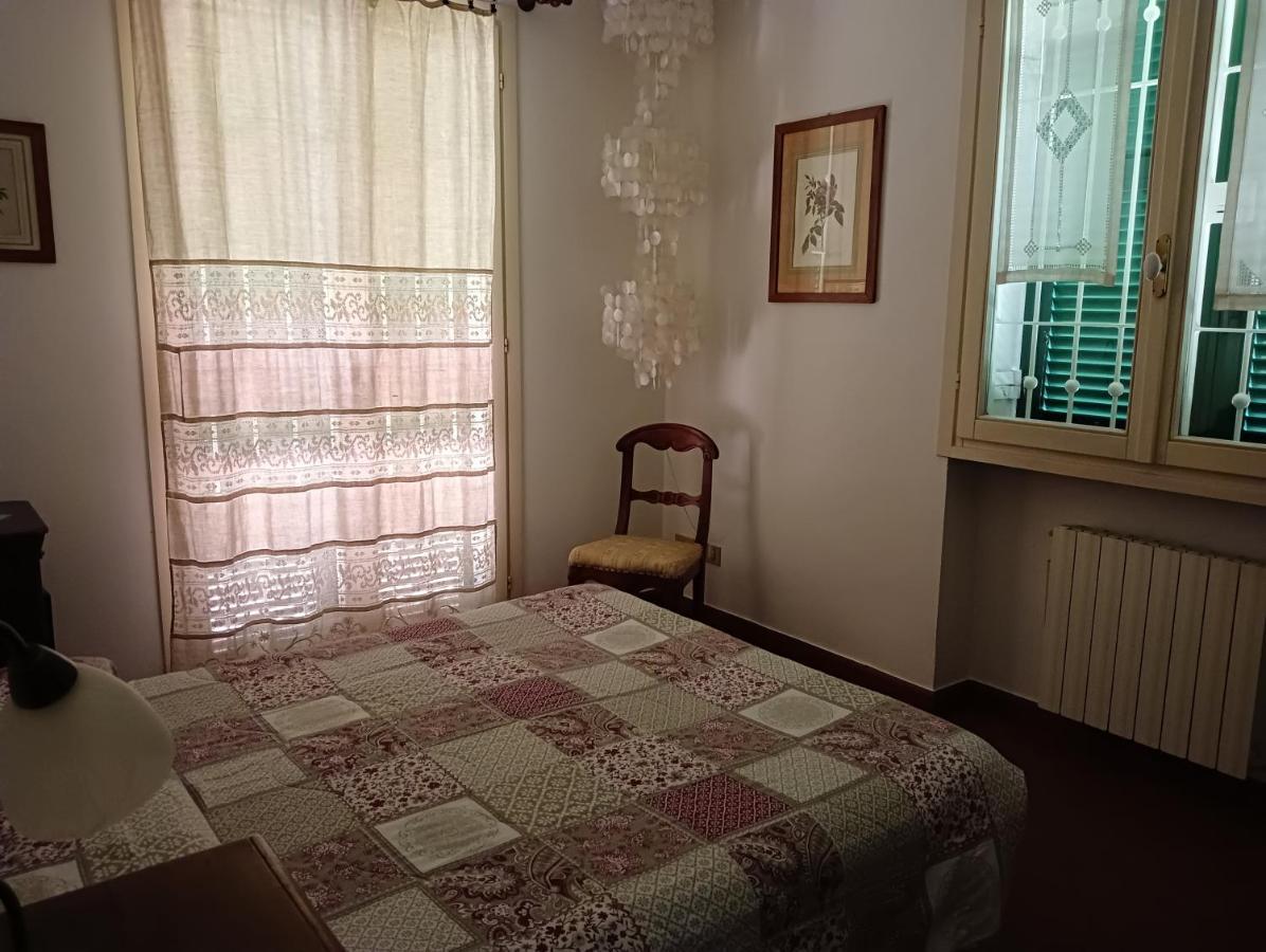 Villetta Con Giardino A Due Passi Dal Mare Imperia Bagian luar foto